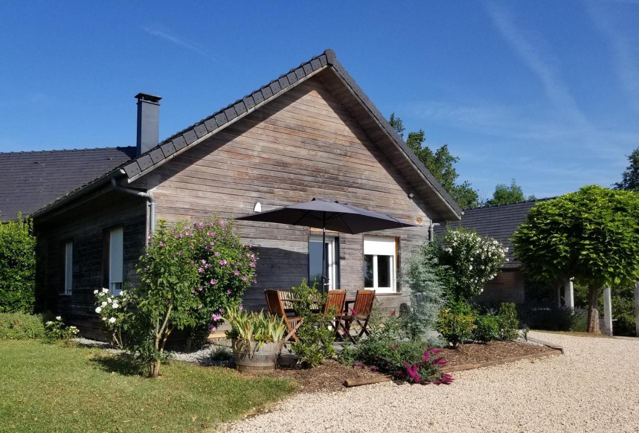Gite De La Tuillere, Maison Contemporaine En Bois Avec Vue Et Piscine Saint-Aulaire エクステリア 写真