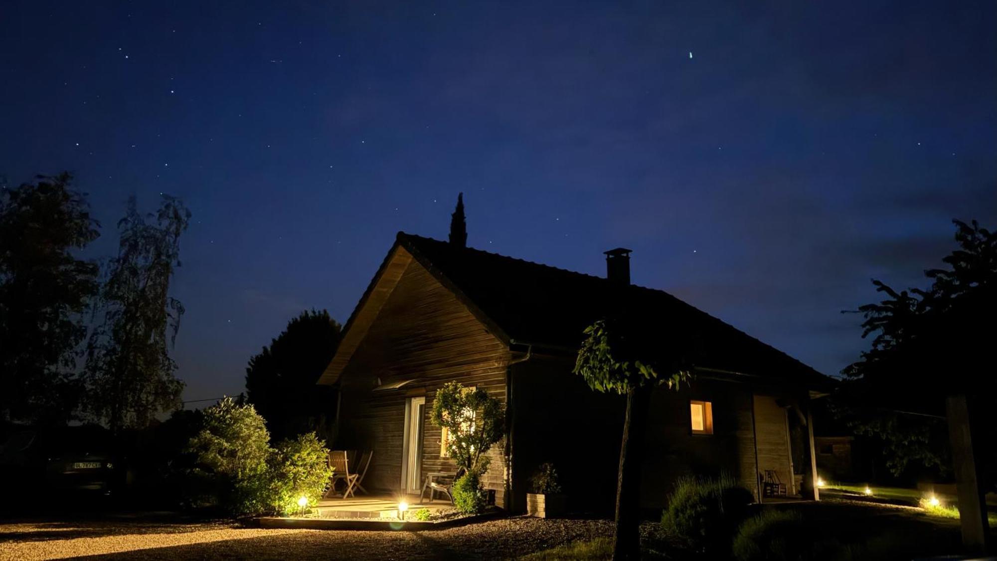 Gite De La Tuillere, Maison Contemporaine En Bois Avec Vue Et Piscine Saint-Aulaire エクステリア 写真